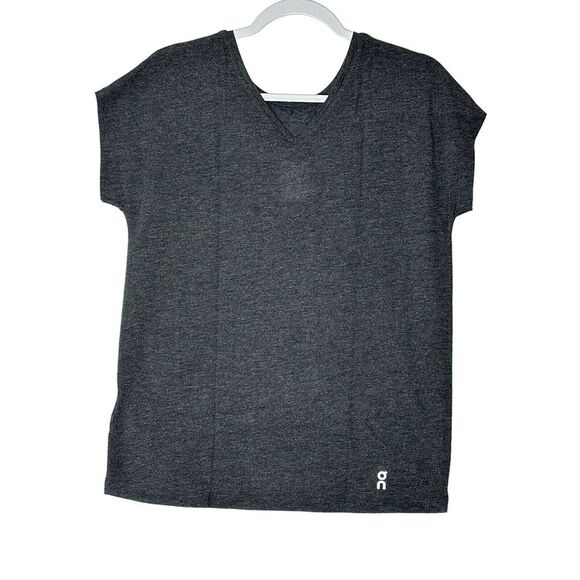 On Cloud T-Shirt R.O.C Women's Small‎ Black Athletic Outdoor Gym Stretch NWT - Picture 2 of 7